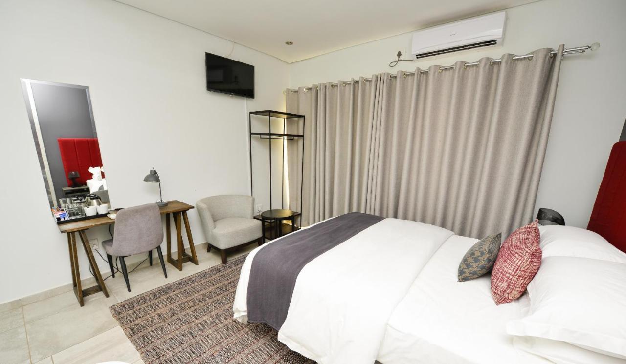 Serurubele Boutique Hotel Bosbokrand Luaran gambar